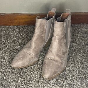 BEAST FASHION Taupe Ankle Booties